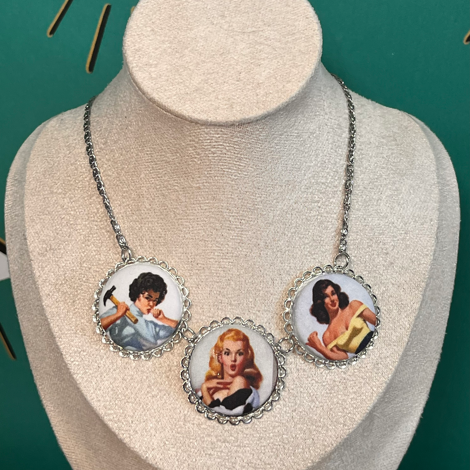 Pin Up Ladies Statement Necklace