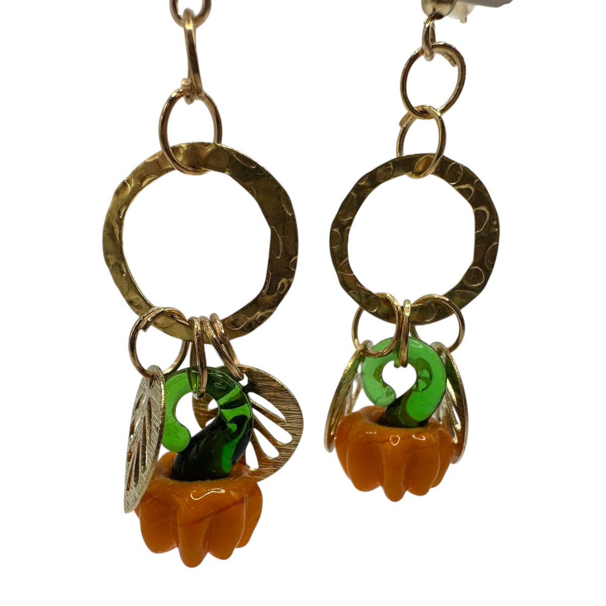 Pumpkin Patch Earrings – champagne gold-tone ring with carved glass pumpkin charm earrings